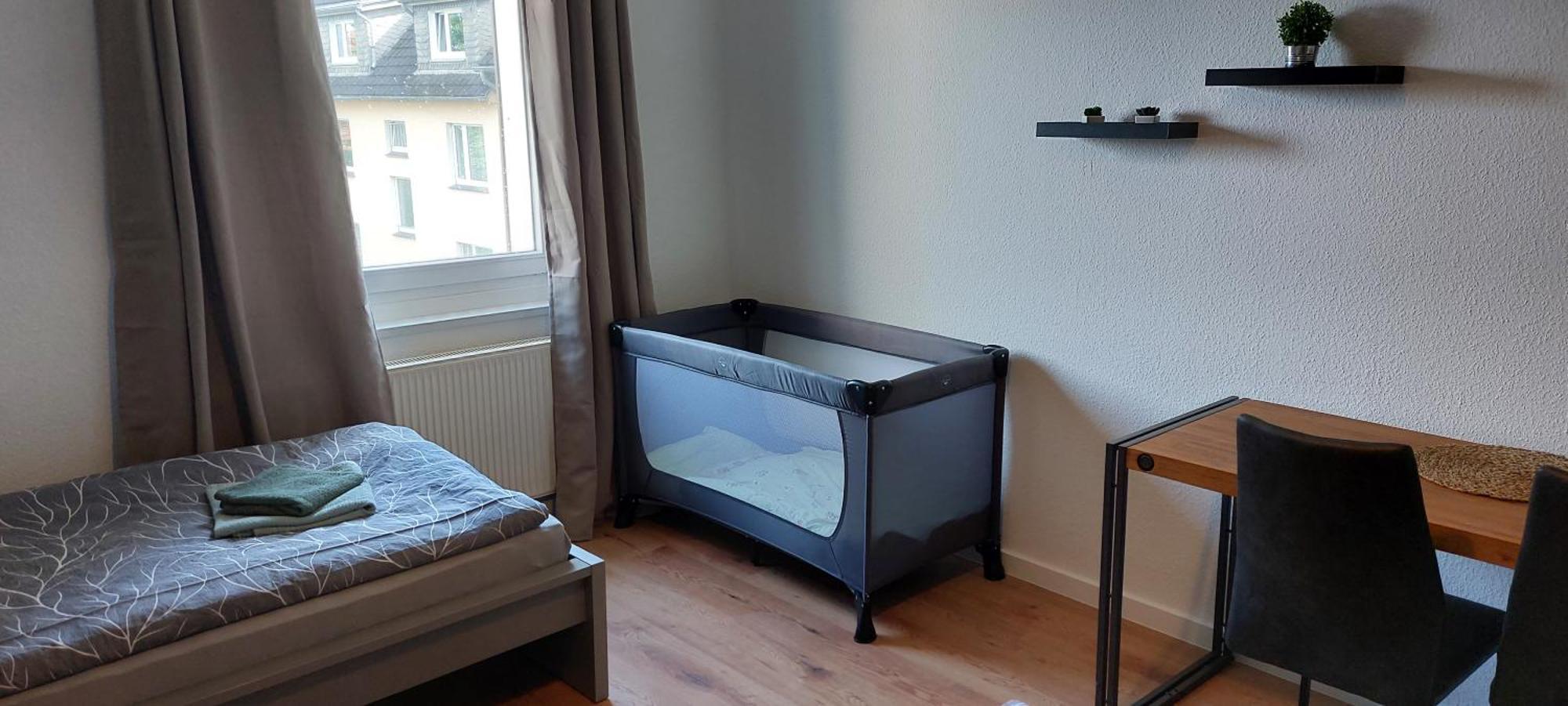 Charlie , Solingen Mitte, Ferien/Messe Wohnung Fuer Bis Zu 5 Personen Екстериор снимка